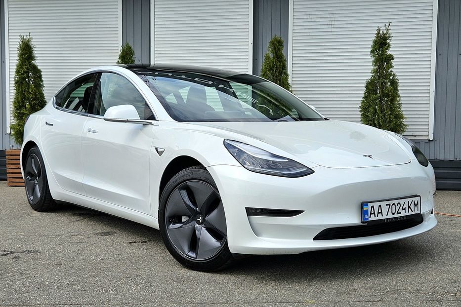 Продам Tesla Model 3 Dual Motor / Long Range 2020 года в Киеве