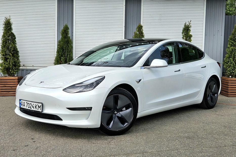 Продам Tesla Model 3 Dual Motor / Long Range 2020 года в Киеве