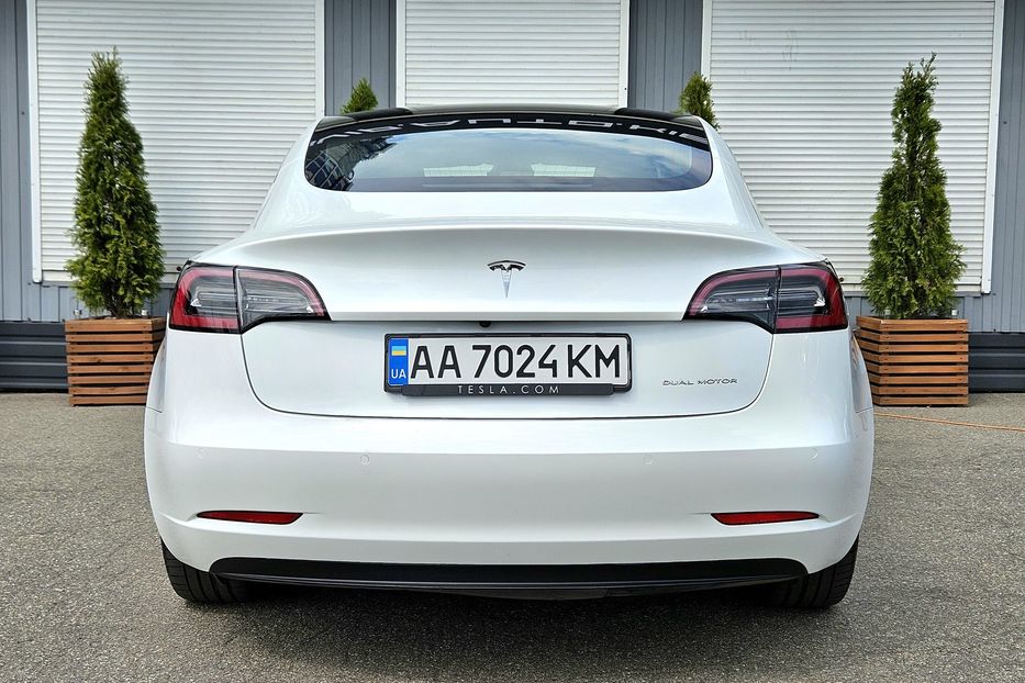 Продам Tesla Model 3 Dual Motor / Long Range 2020 года в Киеве