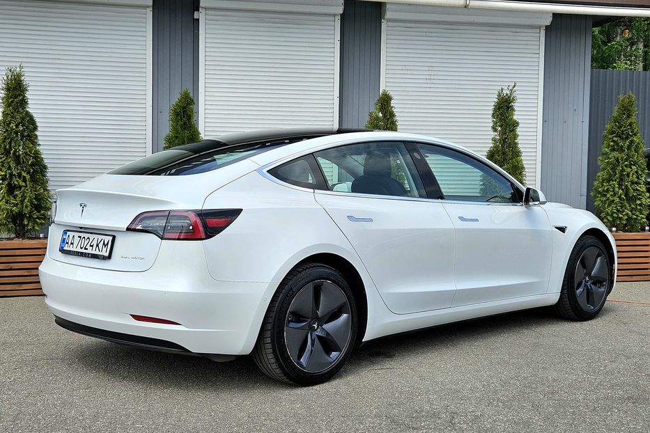 Продам Tesla Model 3 Dual Motor / Long Range 2020 года в Киеве