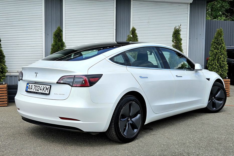 Продам Tesla Model 3 Dual Motor / Long Range 2020 года в Киеве