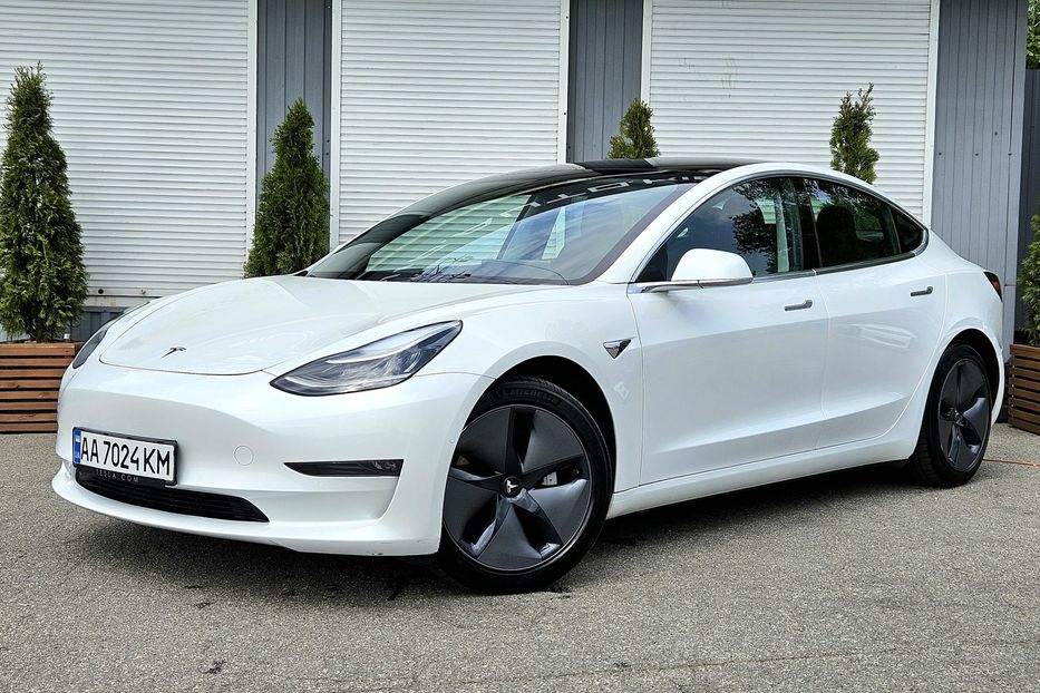 Продам Tesla Model 3 Dual Motor / Long Range 2020 года в Киеве