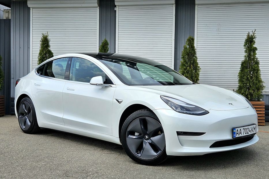 Продам Tesla Model 3 Dual Motor / Long Range 2020 года в Киеве