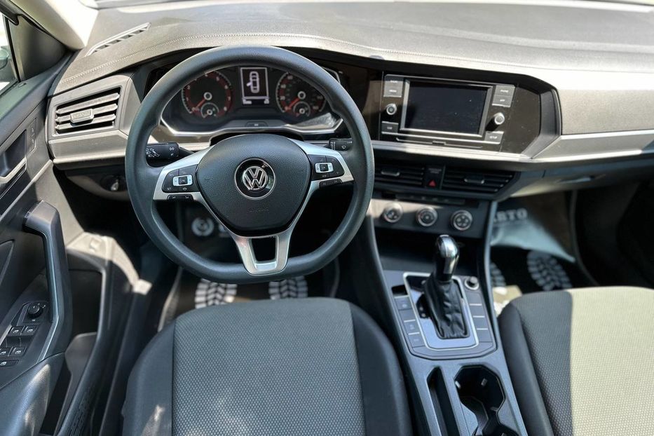 Продам Volkswagen Jetta 2019 года в Черновцах