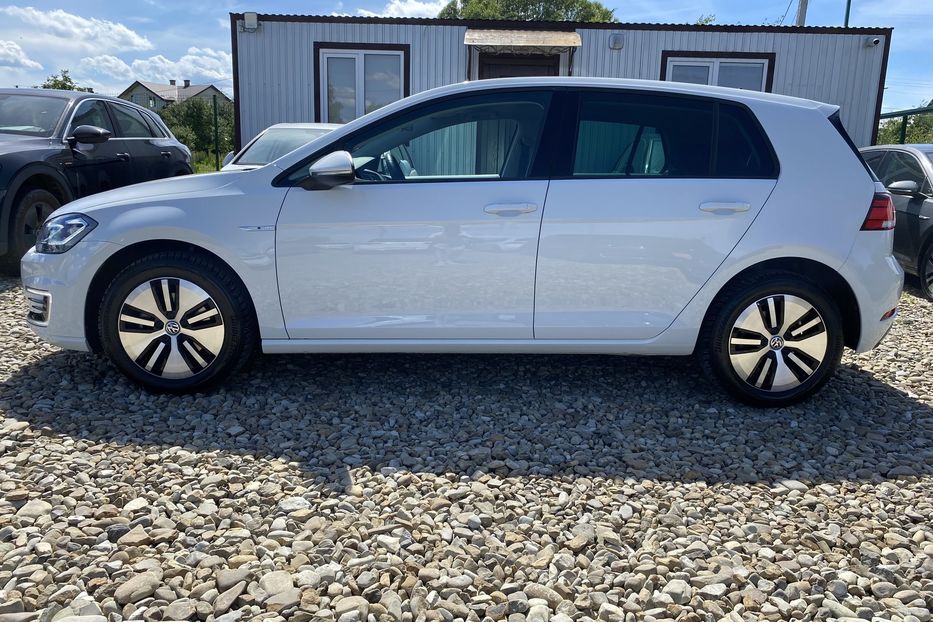 Продам Volkswagen e-Golf Безключовий, 35.8 kWh/136 к.с. 2021 года в Львове