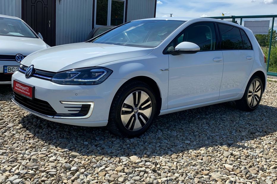 Продам Volkswagen e-Golf Безключовий, 35.8 kWh/136 к.с. 2021 года в Львове