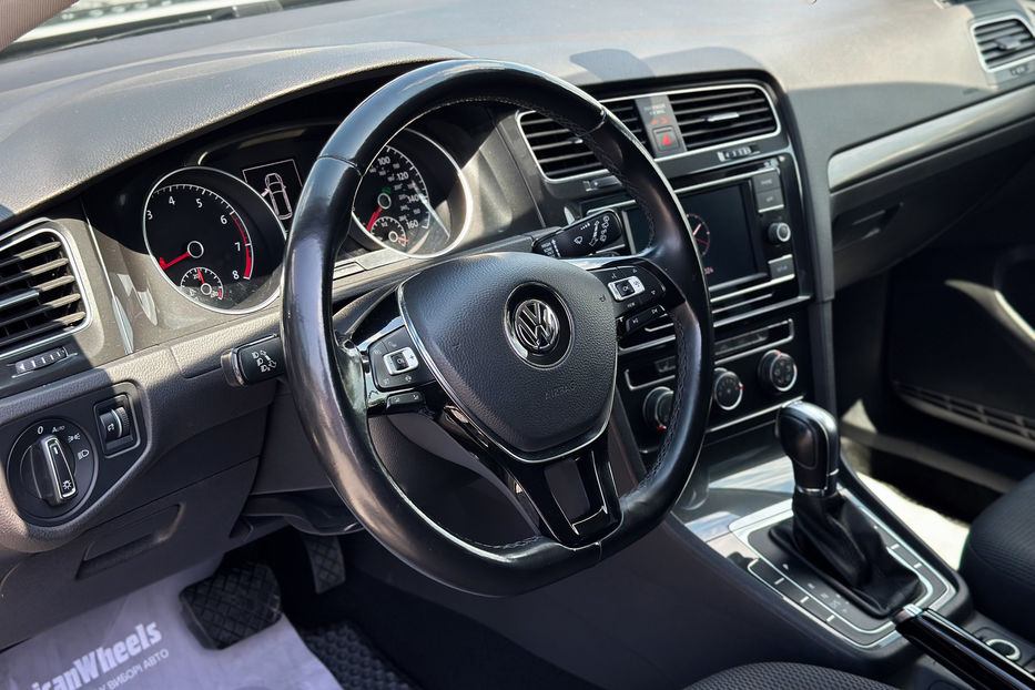 Продам Volkswagen Golf SportWagen S 2019 года в Черновцах