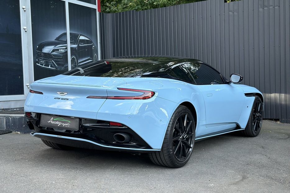 Продам Aston Martin V12 DB 11 LAUNCH EDITION 2016 года в Киеве