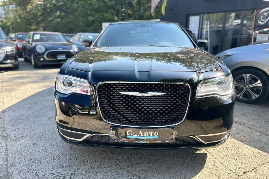 Продам Chrysler 300 C 2014 года в Черновцах