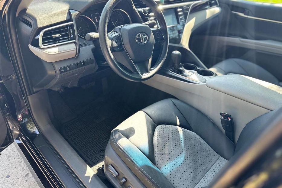 Продам Toyota Camry 2018 года в Черновцах