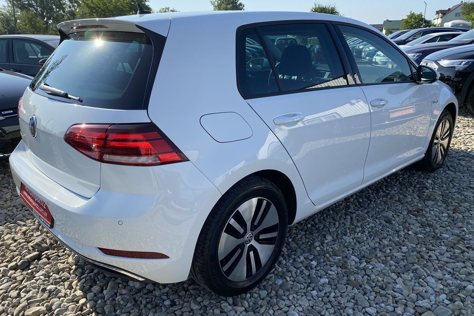 Продам Volkswagen e-Golf Автосвітло Virtual Cockpit CCS 2020 года в Львове