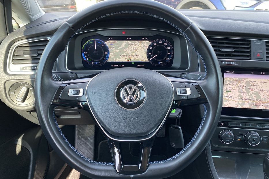 Продам Volkswagen e-Golf Автосвітло Virtual Cockpit CCS 2020 года в Львове