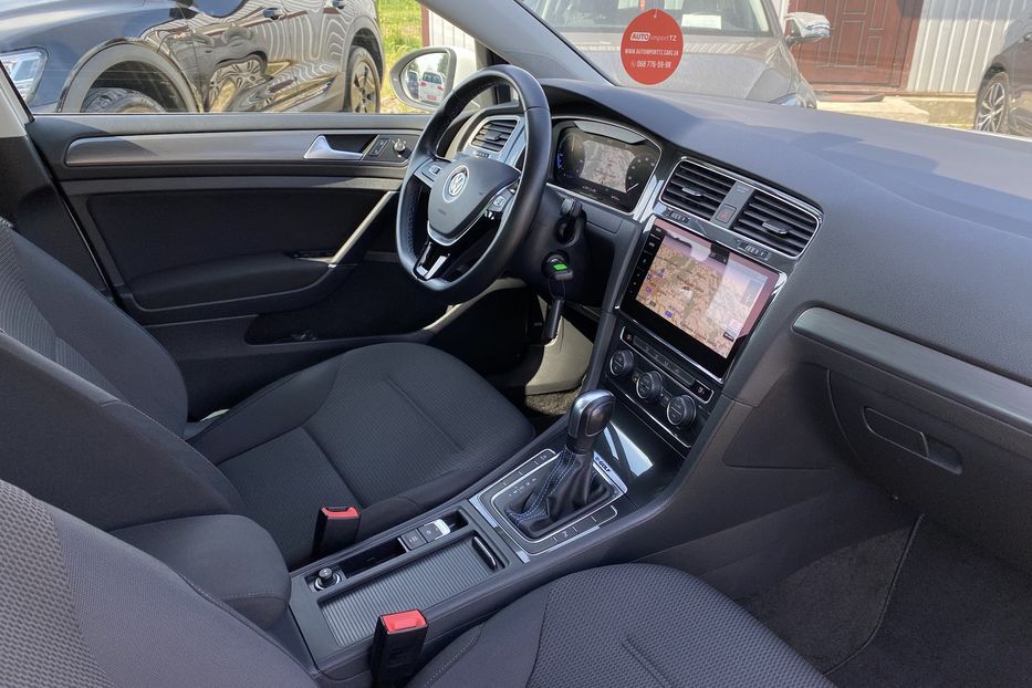 Продам Volkswagen e-Golf Автосвітло Virtual Cockpit CCS 2020 года в Львове