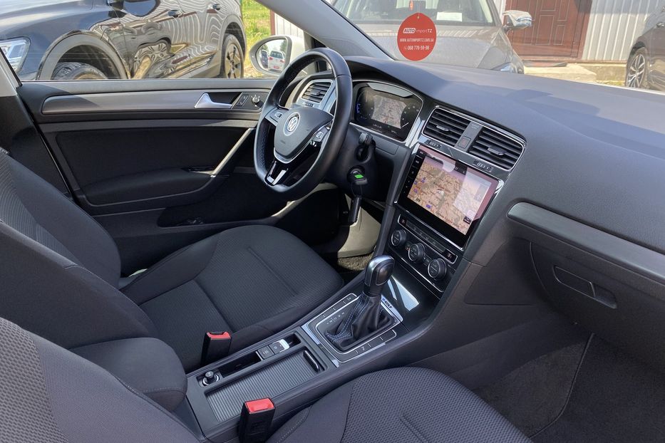 Продам Volkswagen e-Golf Автосвітло Virtual Cockpit CCS 2020 года в Львове