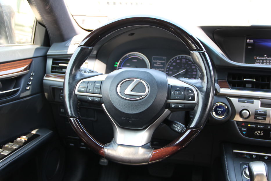 Продам Lexus ES 300 Hybrid 2016 года в Одессе