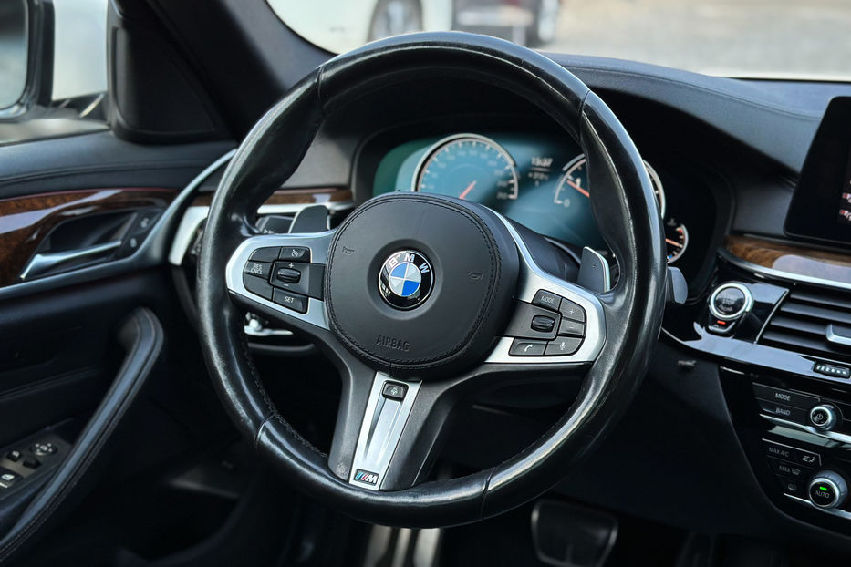 Продам BMW 530 I Xdrive 2017 года в Черновцах