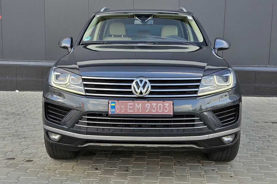 Продам Volkswagen Touareg 2015 года в Киеве