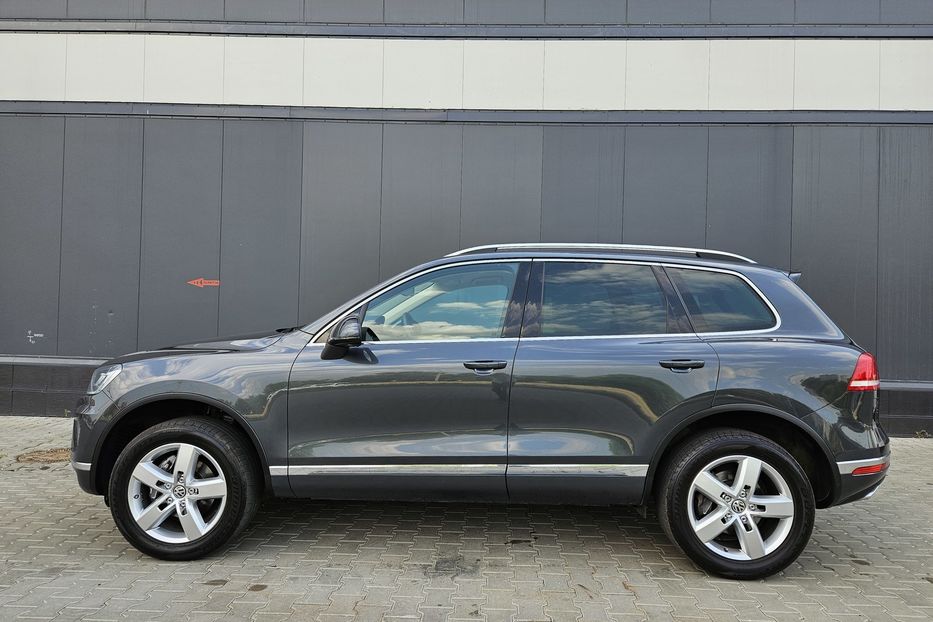 Продам Volkswagen Touareg 2015 года в Киеве