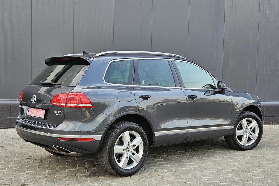 Продам Volkswagen Touareg 2015 года в Киеве