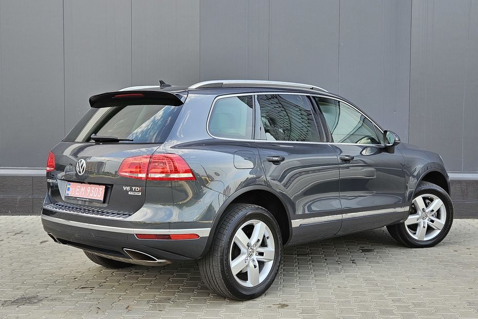 Продам Volkswagen Touareg 2015 года в Киеве