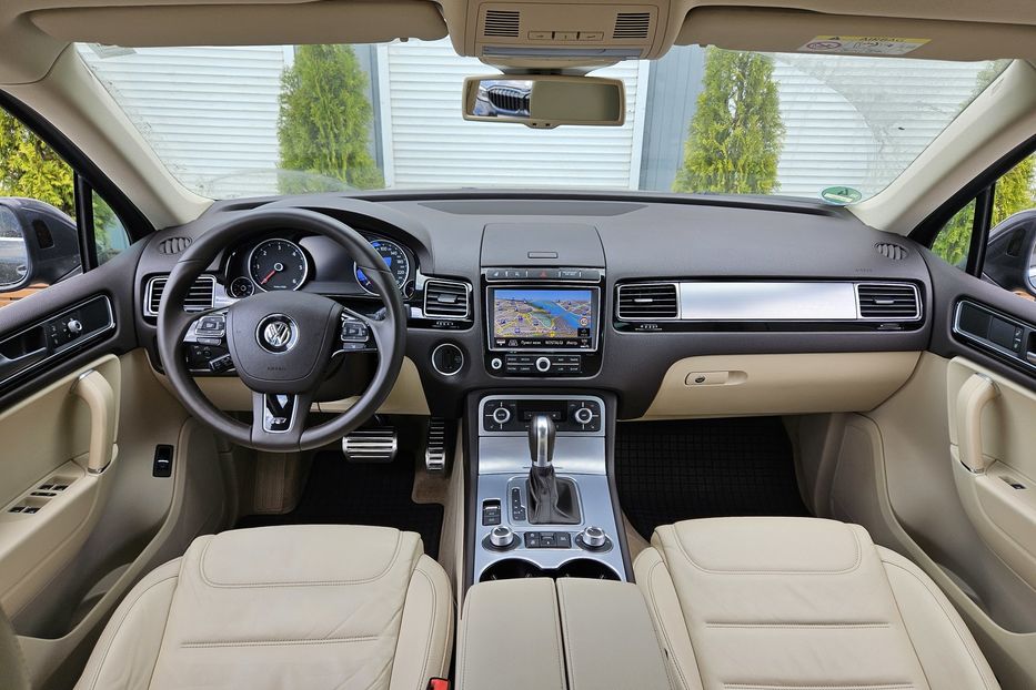 Продам Volkswagen Touareg 2015 года в Киеве