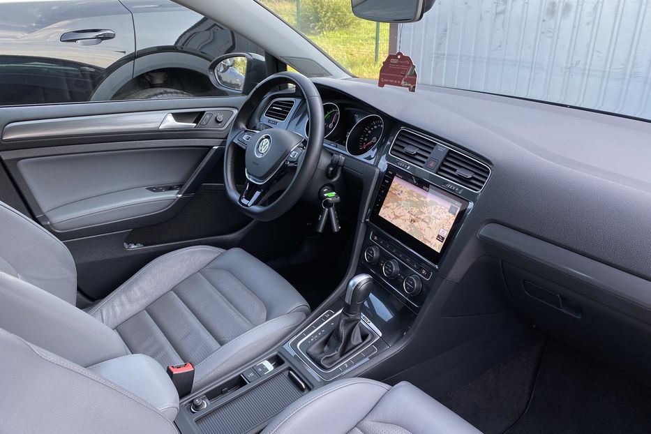 Продам Volkswagen e-Golf ТепловийDynaudioFullLEDКруїз 2019 года в Львове