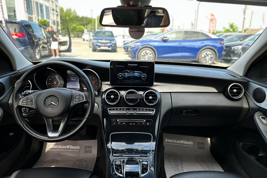 Продам Mercedes-Benz C-Class 300 2016 года в Черновцах