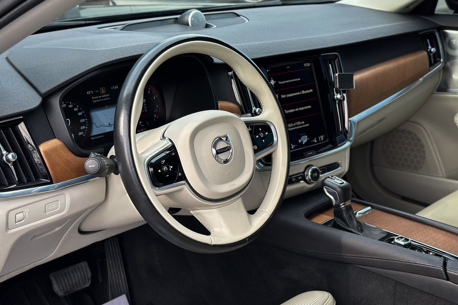 Продам Volvo S90 Inscription 2017 года в Черновцах