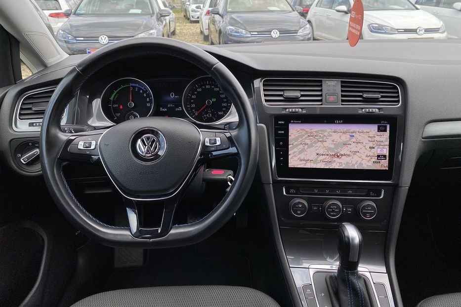 Продам Volkswagen e-Golf 35.8 kWh Комплект коліс 2020 года в Львове