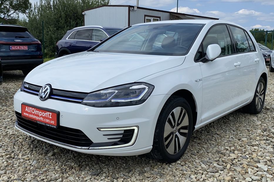 Продам Volkswagen e-Golf Автосвітло Virtual Cockpit CCS 2019 года в Львове