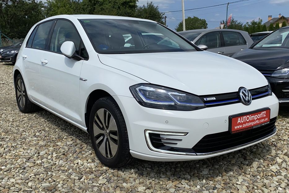 Продам Volkswagen e-Golf Автосвітло Virtual Cockpit CCS 2019 года в Львове