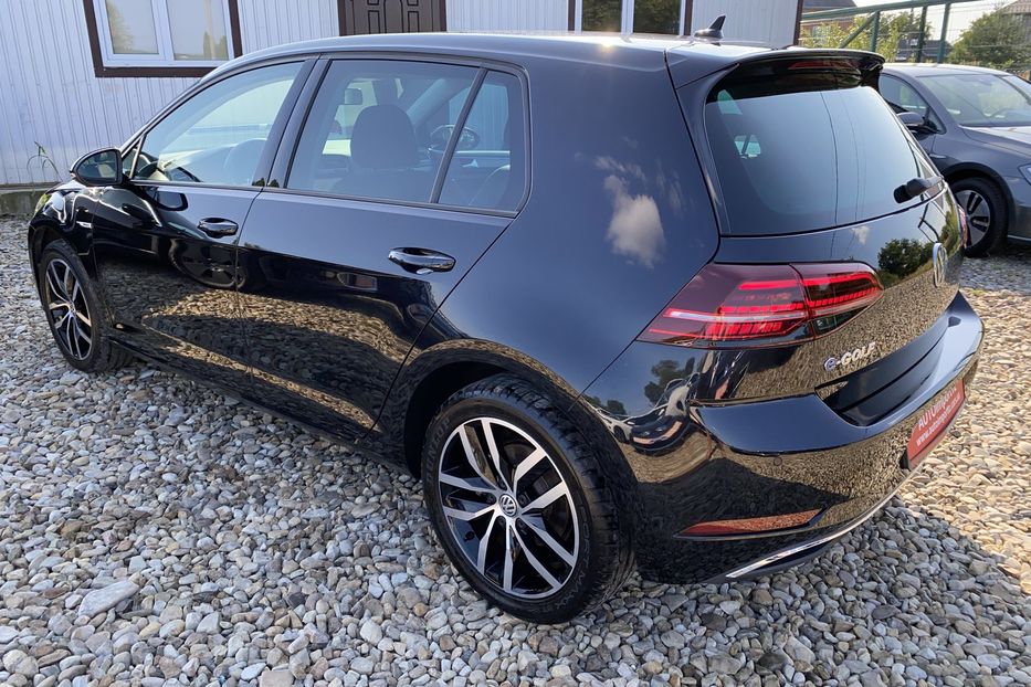 Продам Volkswagen e-Golf FullLED Dynaudio МадридR17 ССS 2020 года в Львове