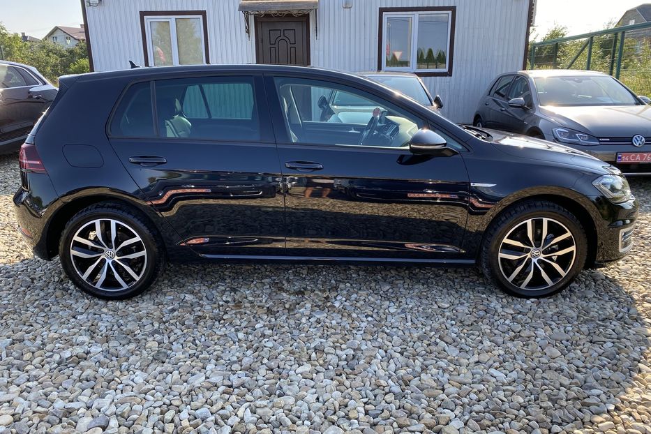 Продам Volkswagen e-Golf FullLED Dynaudio МадридR17 ССS 2020 года в Львове