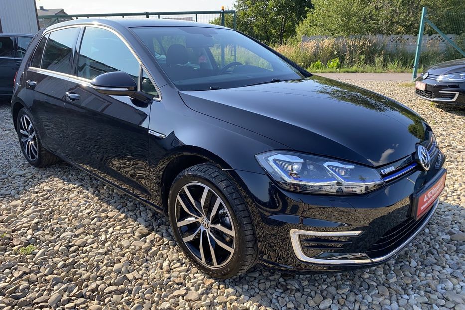 Продам Volkswagen e-Golf FullLED Dynaudio МадридR17 ССS 2020 года в Львове