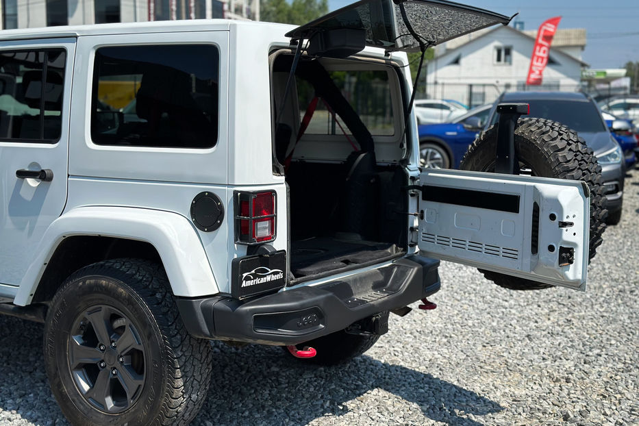 Продам Jeep Wrangler Unlimited Rubicon 2017 года в Черновцах