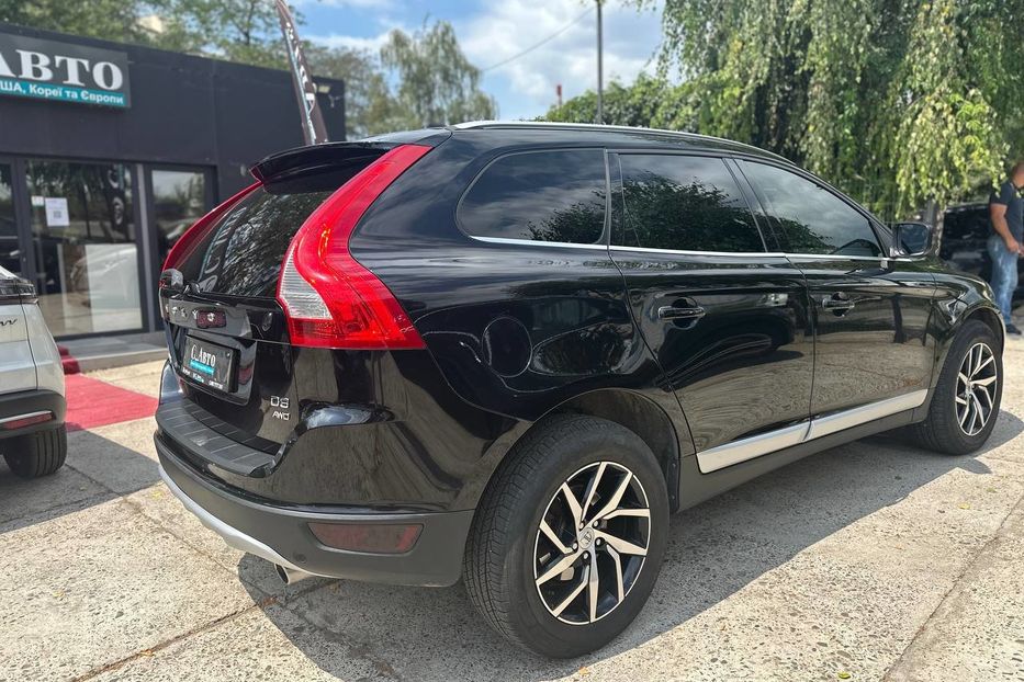 Продам Volvo XC60 2012 года в Черновцах