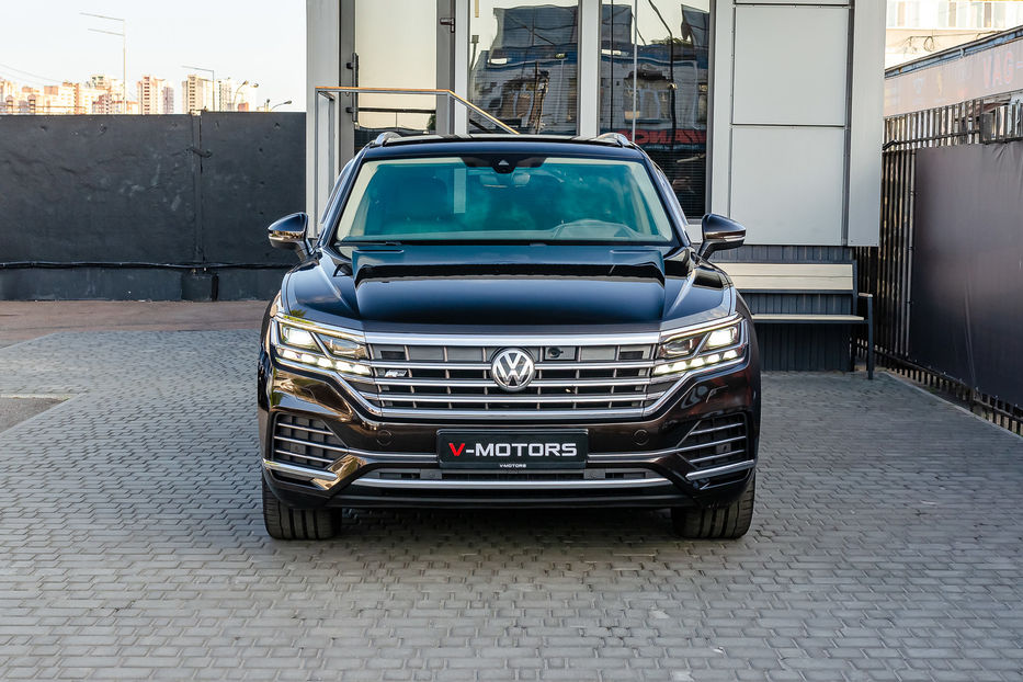 Продам Volkswagen Touareg 3.0TDI  2018 года в Киеве