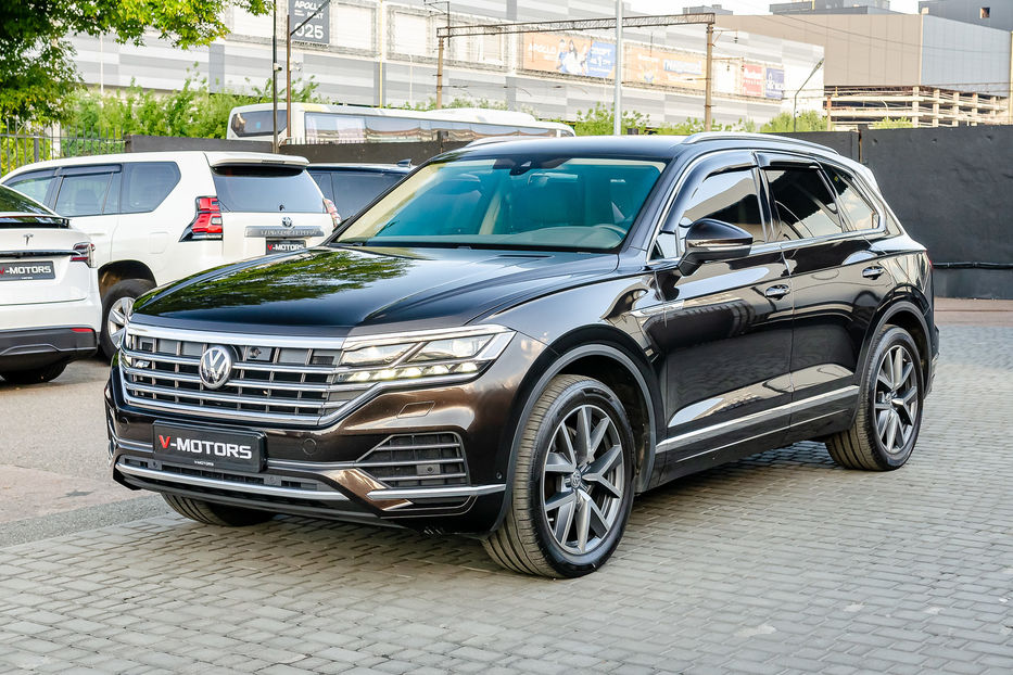 Продам Volkswagen Touareg 3.0TDI  2018 года в Киеве