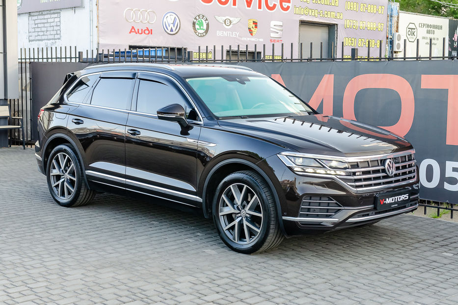 Продам Volkswagen Touareg 3.0TDI  2018 года в Киеве