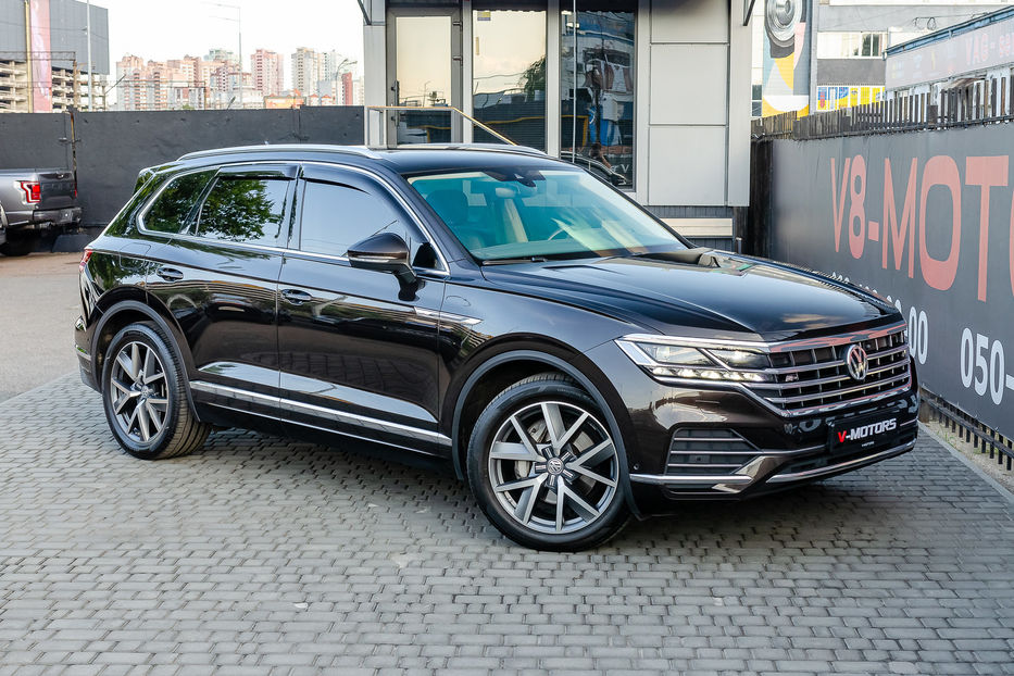 Продам Volkswagen Touareg 3.0TDI  2018 года в Киеве