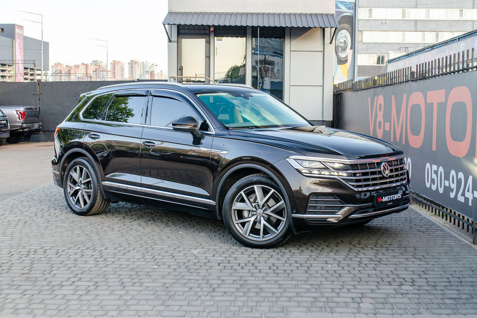 Продам Volkswagen Touareg 3.0TDI  2018 года в Киеве