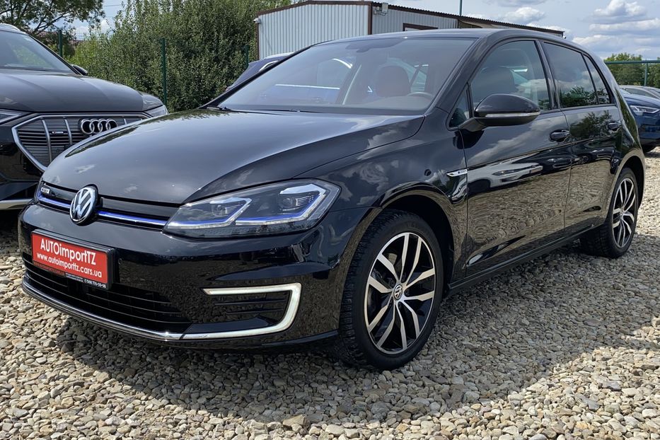 Продам Volkswagen e-Golf Full LED,Круїз,Безключов,Шкіра 2019 года в Львове