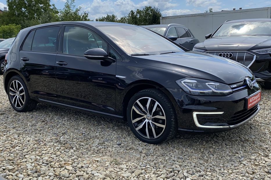 Продам Volkswagen e-Golf Full LED,Круїз,Безключов,Шкіра 2019 года в Львове