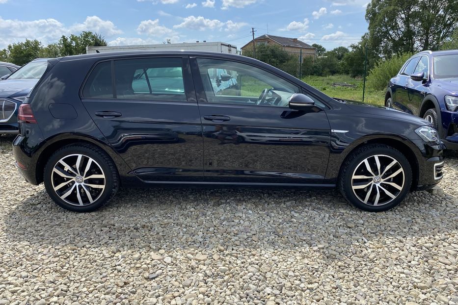 Продам Volkswagen e-Golf Full LED,Круїз,Безключов,Шкіра 2019 года в Львове