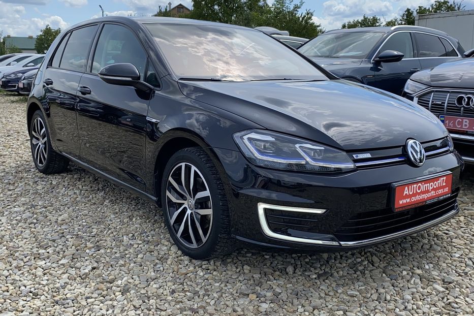 Продам Volkswagen e-Golf Full LED,Круїз,Безключов,Шкіра 2019 года в Львове