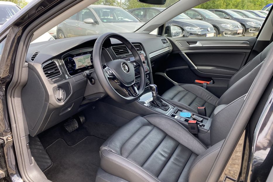 Продам Volkswagen e-Golf Full LED,Круїз,Безключов,Шкіра 2019 года в Львове