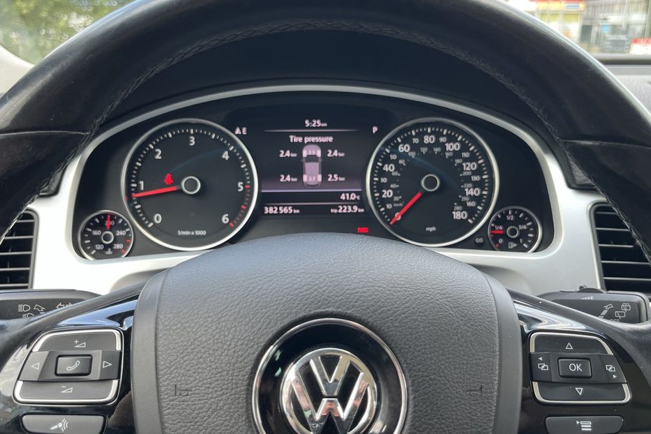 Продам Volkswagen Touareg 3,0 TDI 2014 года в Николаеве