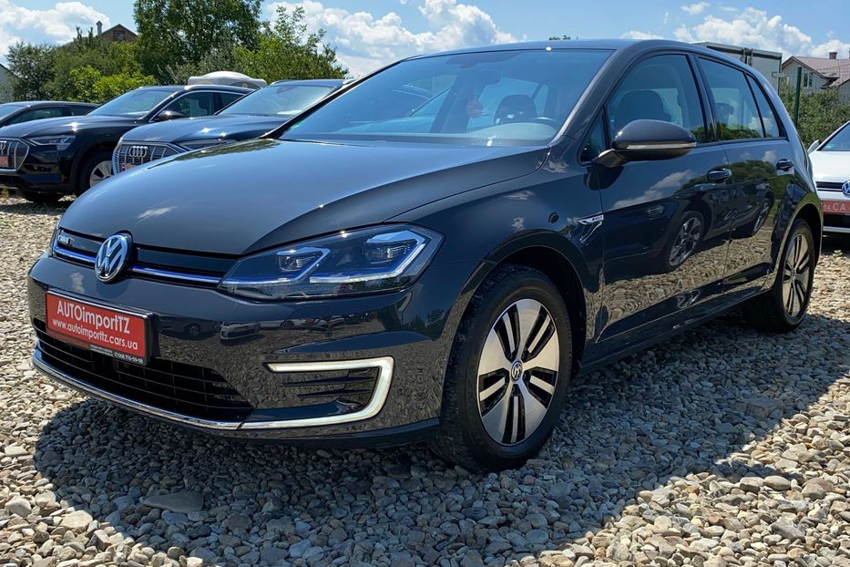 Продам Volkswagen e-Golf ТЕПЛОВИЙ, LED ПАНЕЛЬ 35.8 kWh  2020 года в Львове