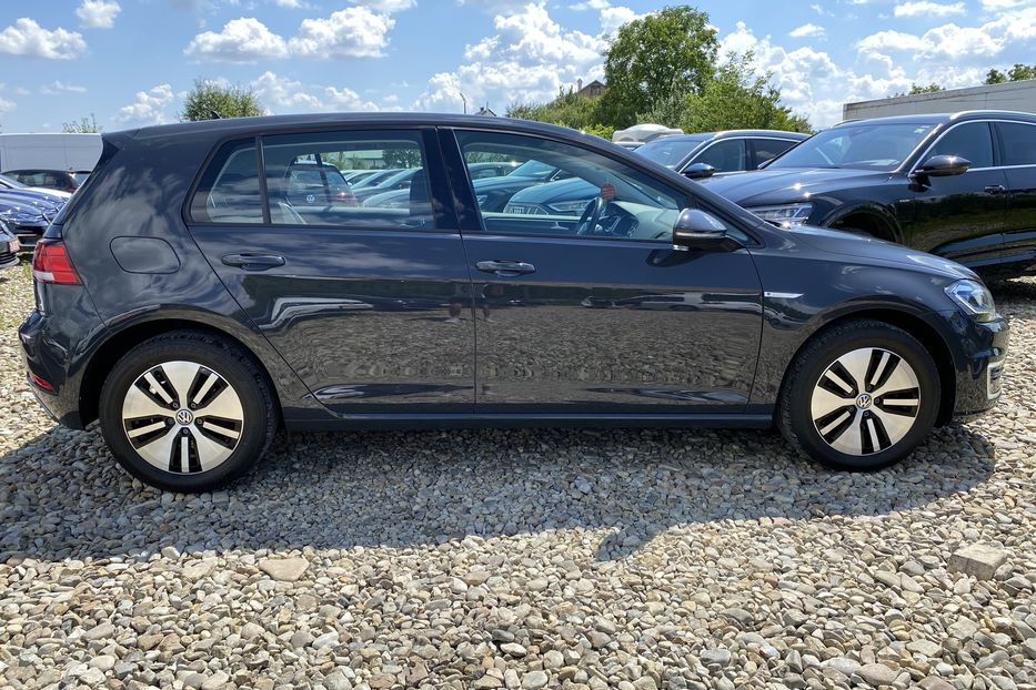 Продам Volkswagen e-Golf ТЕПЛОВИЙ, LED ПАНЕЛЬ 35.8 kWh  2020 года в Львове