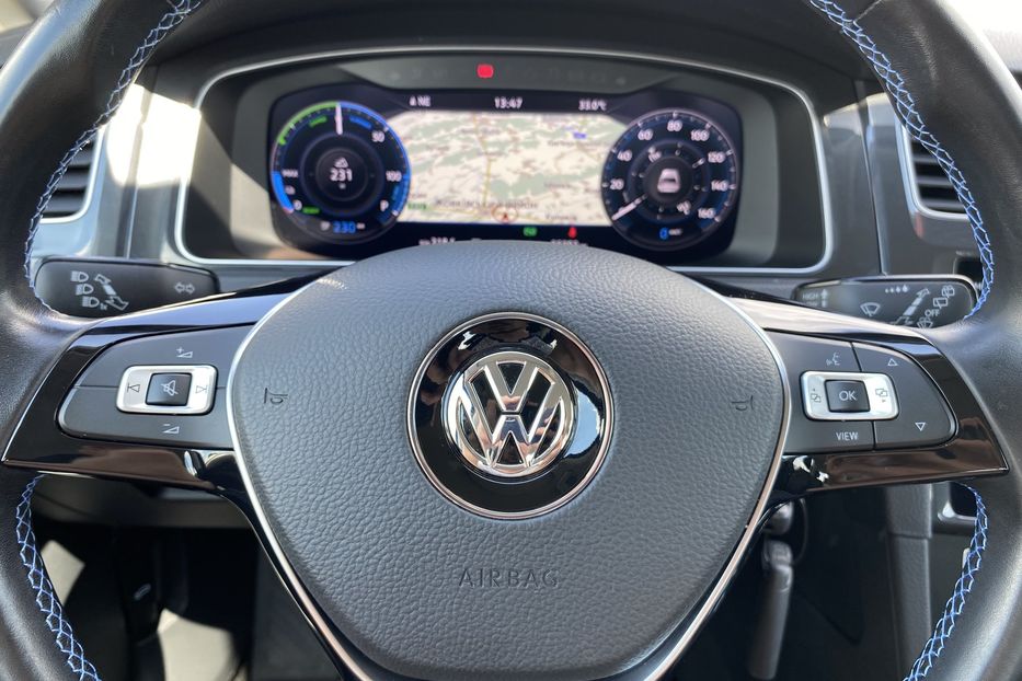 Продам Volkswagen e-Golf ТЕПЛОВИЙ, LED ПАНЕЛЬ 35.8 kWh  2020 года в Львове